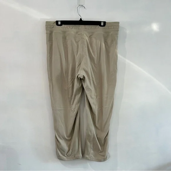Lululemon Dance Studio Mid Rise Crop Pants - Picture 12 of 16